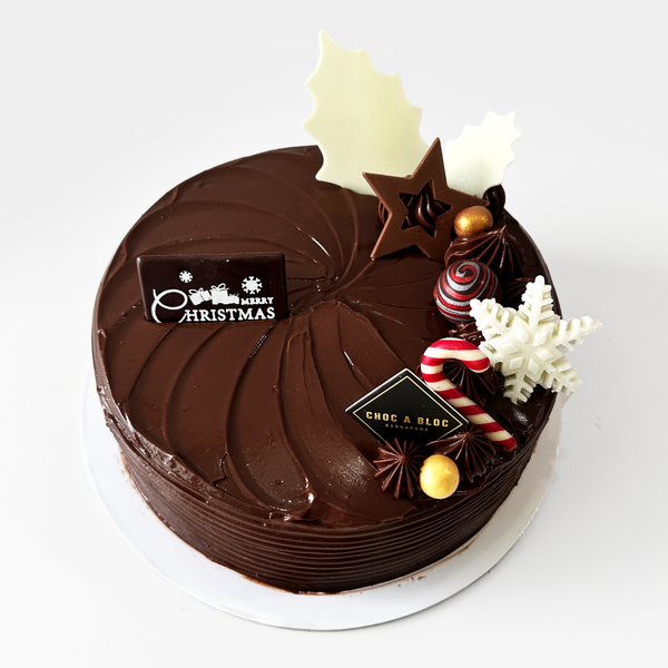 Christmas Special: Mom's Chocolate Fudgecake with chocolate decor